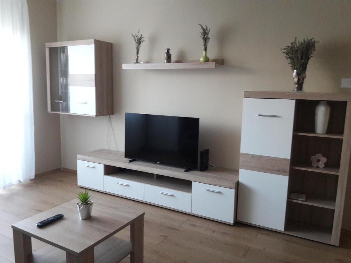 Studio+19 Apartman Kazincbarcika Exterior photo